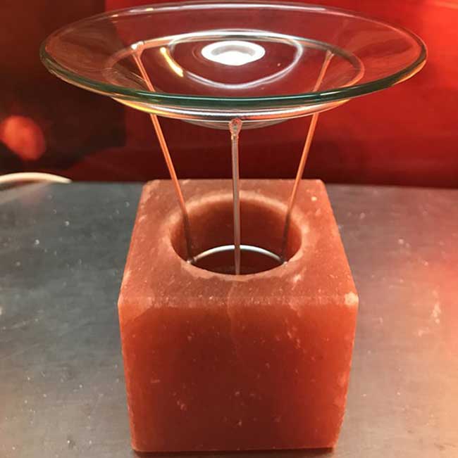 Арома свещник от хималайска сол във формата на куб - 800 г.